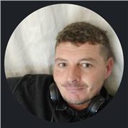 Fully qualified English tutor with over 20 years' experience offers amazing conversation classes